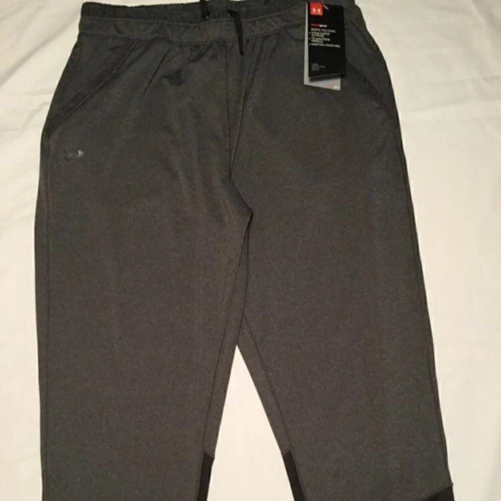 NWT Under Armour Gray Leggings Small